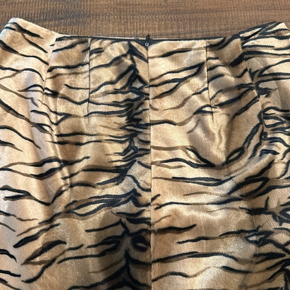 Harvé Benard Faux Fur Tiger Pattern Pencil Skirt Vintage Size 12 Zigzag Texture - Picture 6 of 8
